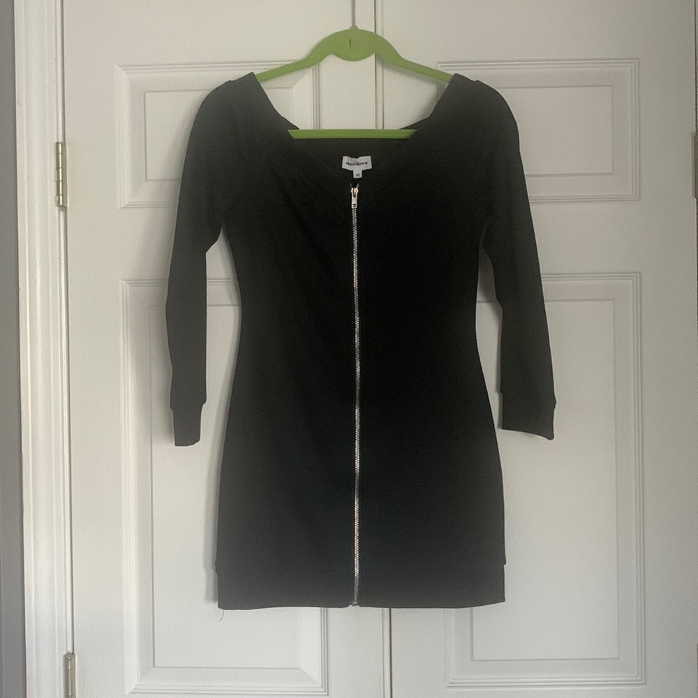Superdown mini zip front sweatshirt dress xs. New